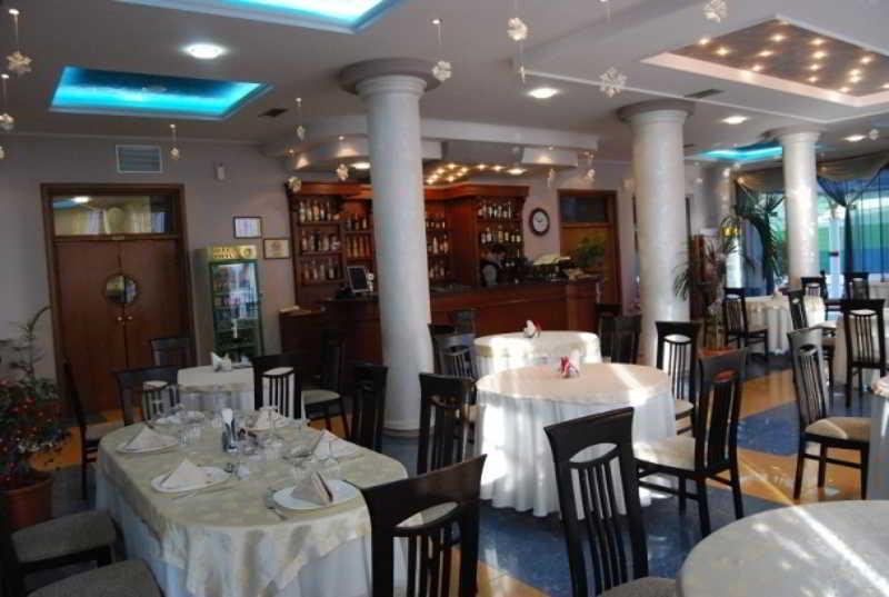 Hotel Bella Vista Shkallnur Bagian luar foto