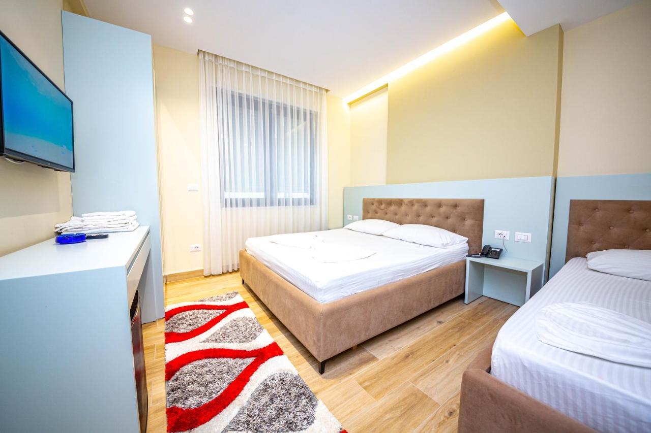 Hotel Bella Vista Shkallnur Bagian luar foto