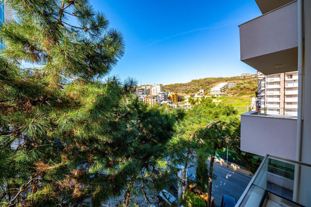 Hotel Bella Vista Shkallnur Bagian luar foto
