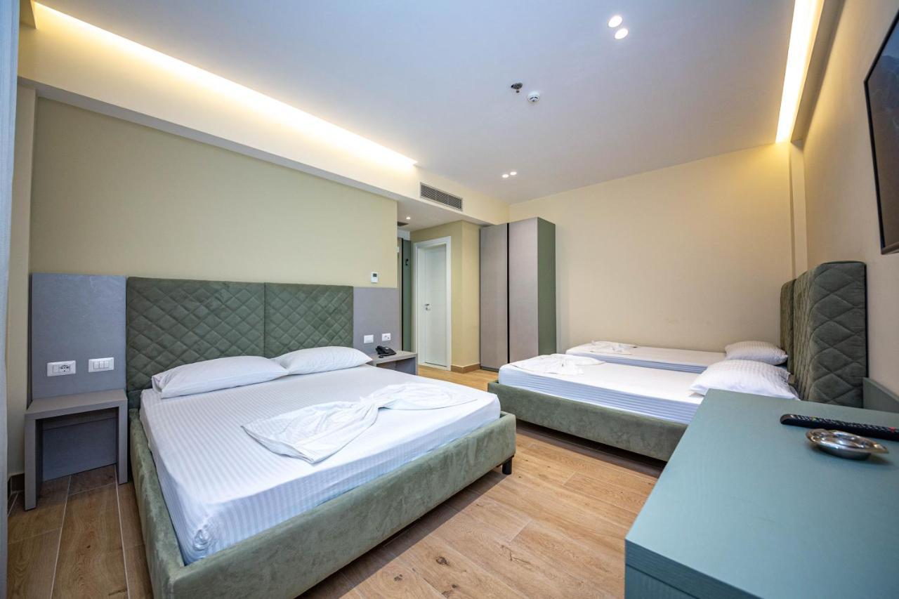 Hotel Bella Vista Shkallnur Bagian luar foto