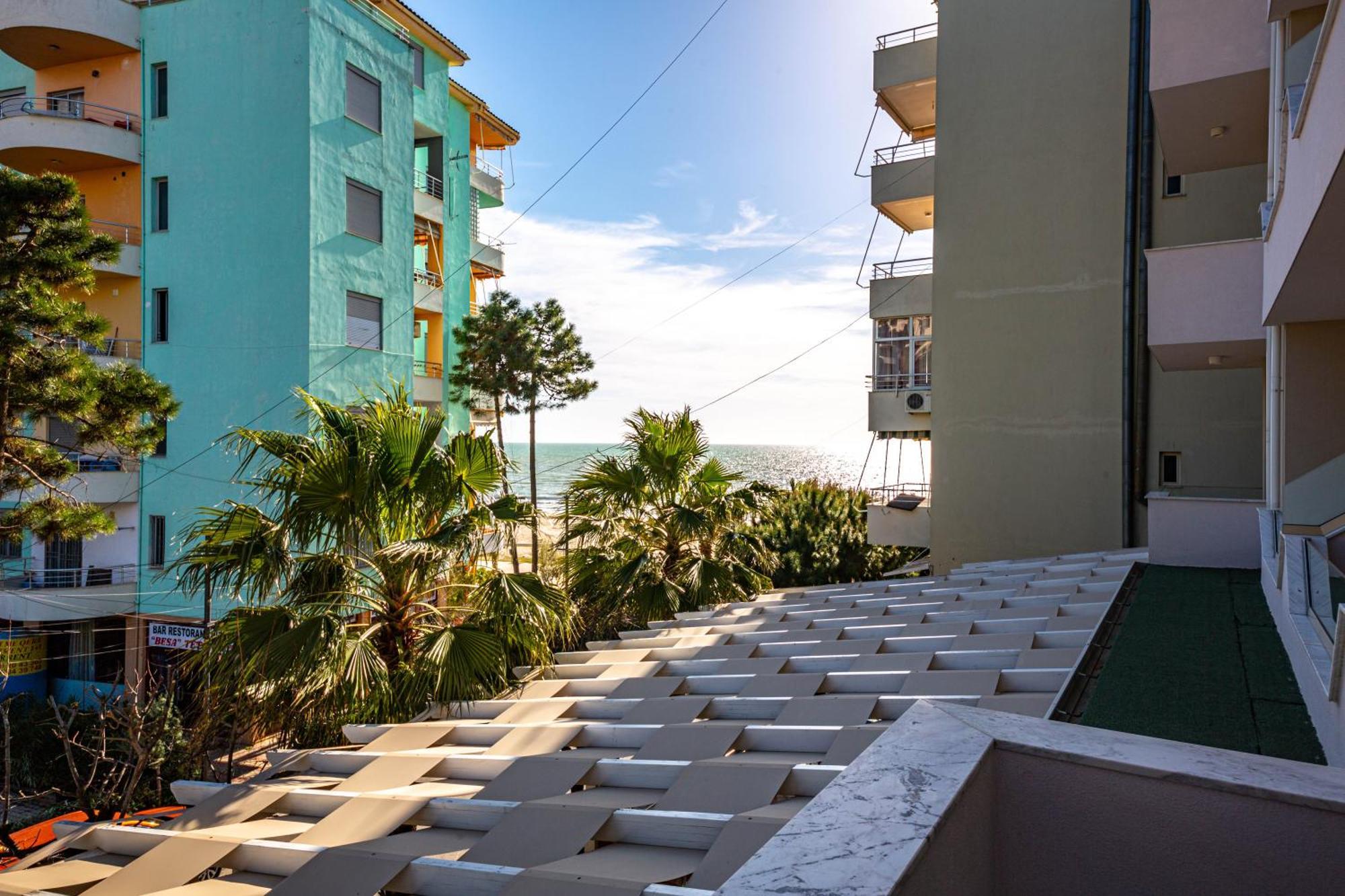 Hotel Bella Vista Shkallnur Bagian luar foto