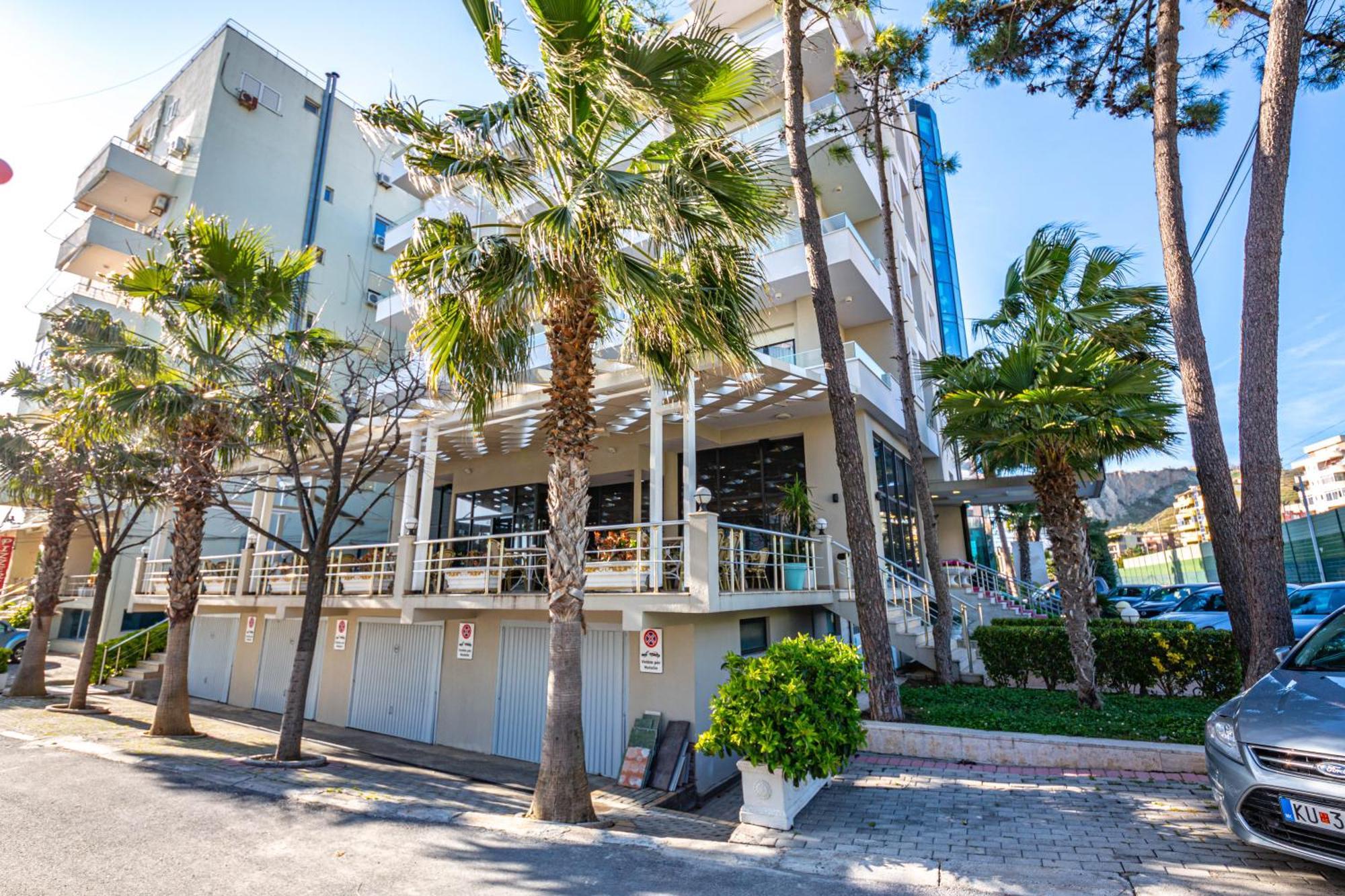 Hotel Bella Vista Shkallnur Bagian luar foto