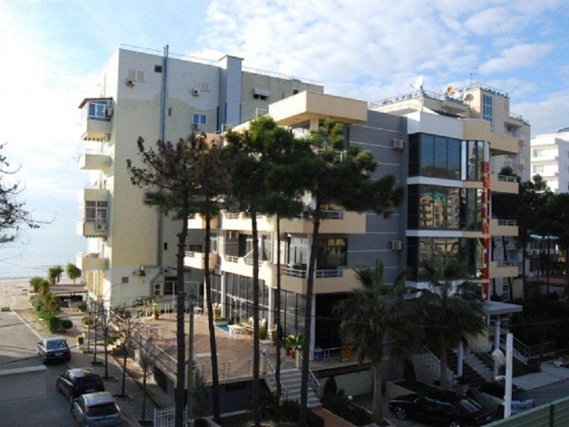 Hotel Bella Vista Shkallnur Bagian luar foto