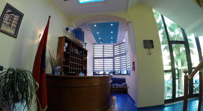 Hotel Bella Vista Shkallnur Bagian luar foto